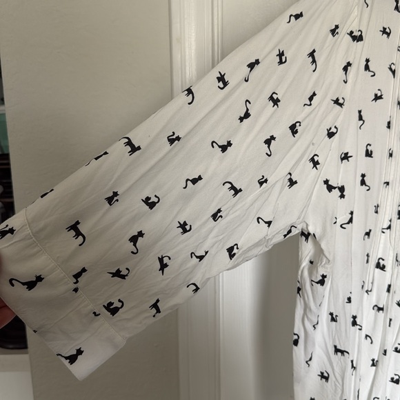 Women’s White Flowy V Neck Button Down Black Cats Blouse Size 2X Plus Size EUC - Picture 7 of 11